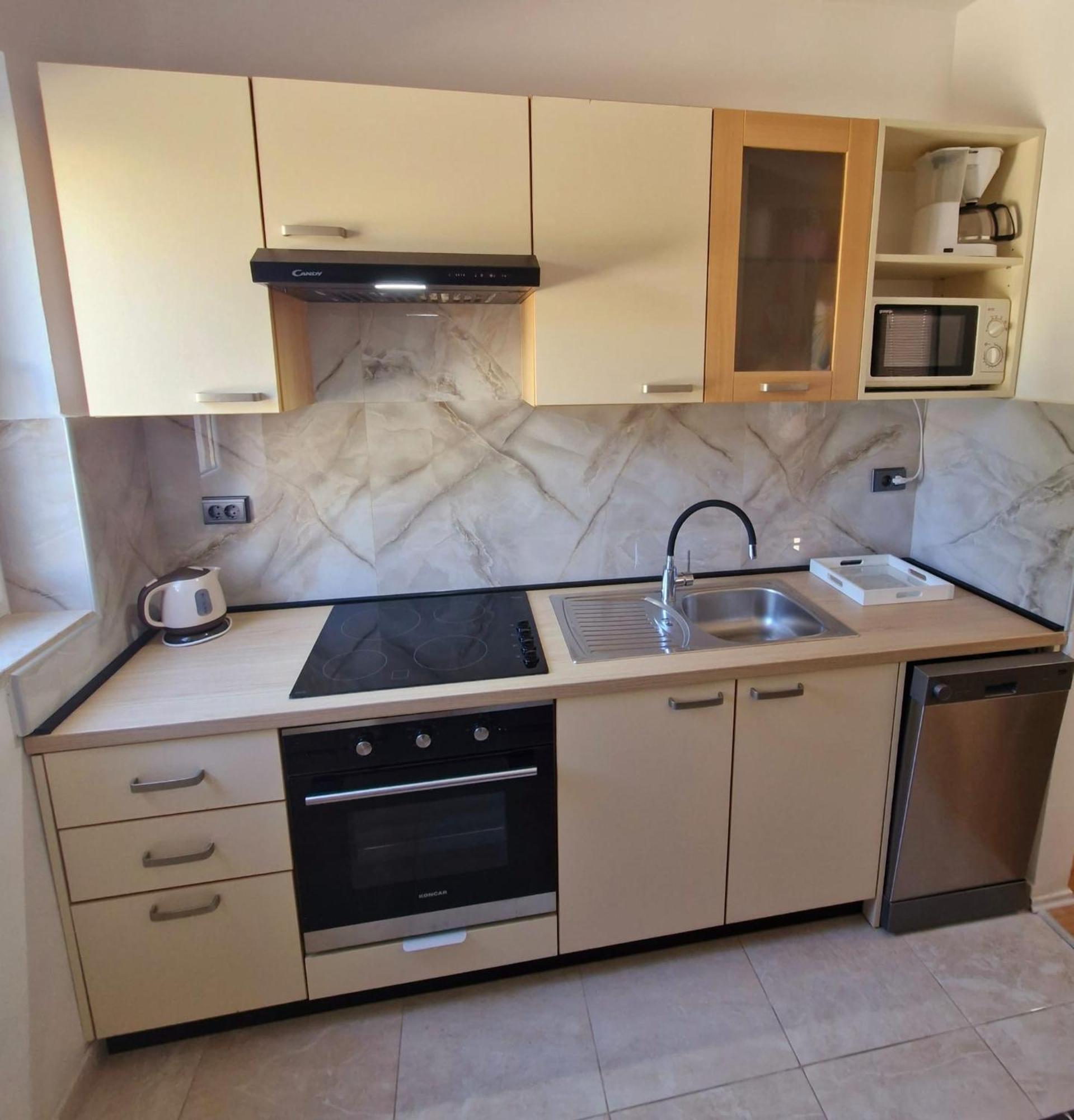 Apartment Lidija Krk Town Oda fotoğraf
